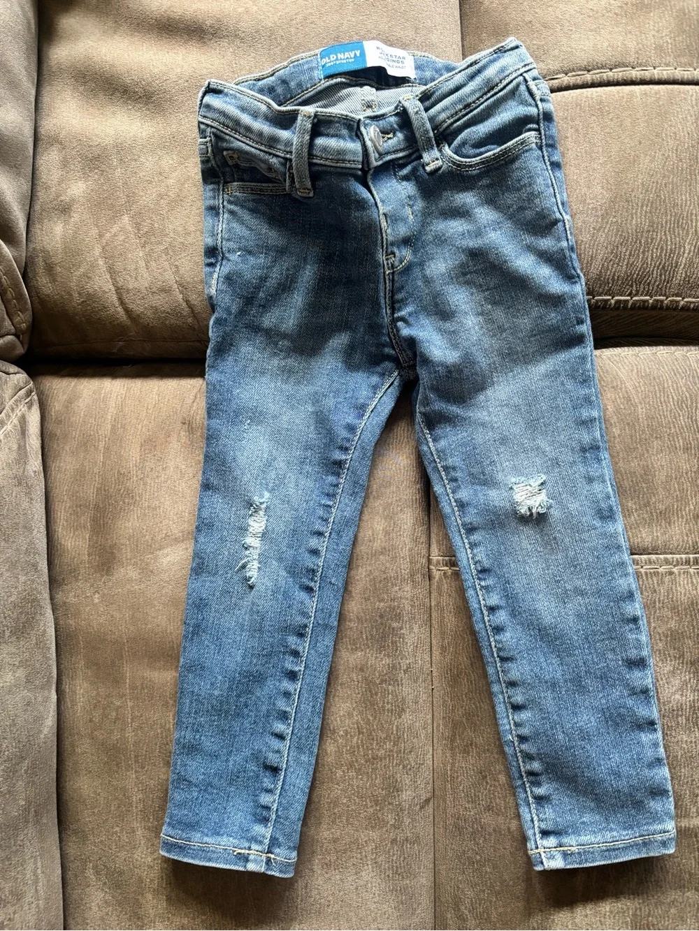 Old Navy Girls Skinny Jeans in Light Blue Wash with Knee Distress